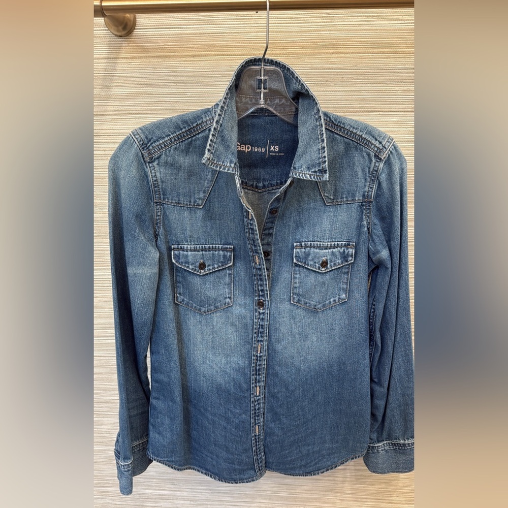 Gap Women's Denim Shirt Jacket - Blue